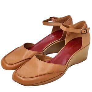 Vintage tan Y2K Leather wedge mary Janes.
